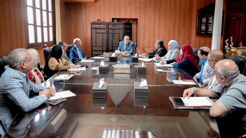 اجتماع رئيس جامعة