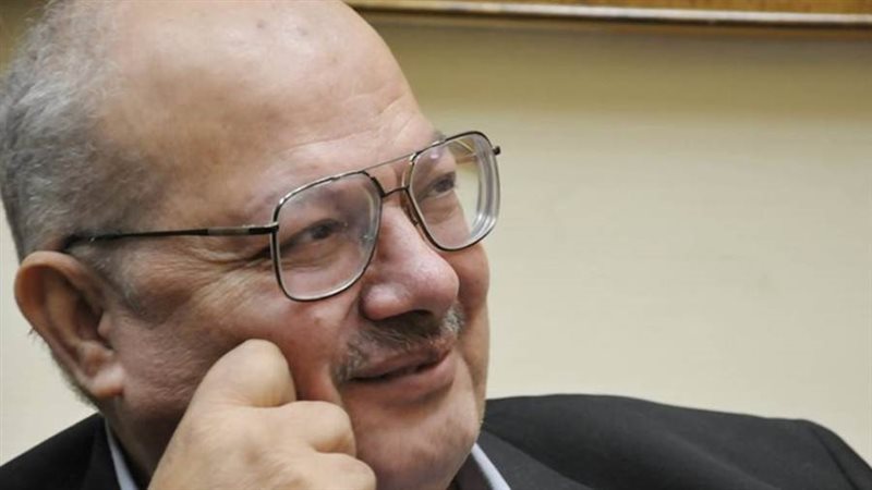 الكاتب الصحفي محمد