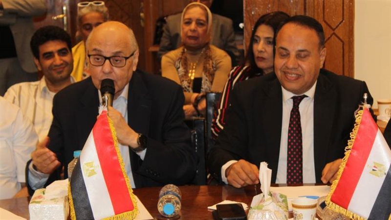 جانب من ندوة حزب