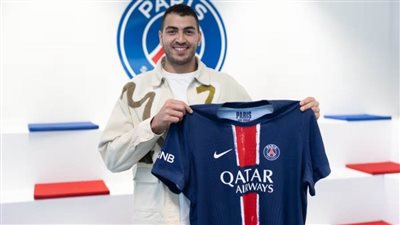 نادي 6 أكتوبر يكرم عبد الرحمن فيصل نجم منتخب اليد بعد انضمامه إلى باريس سان جيرمان