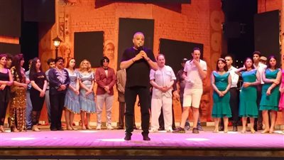 إقبال جماهيري على عرض «نوستالجيا 80/ 90» وفرقة رضا للفنون الشعبية بمسرح محمد عبد الوهاب بالإسكندرية