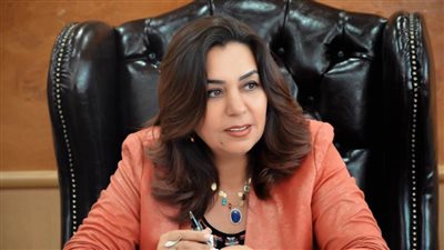 وزيرة التنمية المحلية توجه بتيسير مشاركة صاحبات الحرف في المعارض