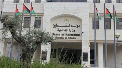 الداخلية الفلسطينية: نتواصل مع الجهات الأردنية لحل مشكلة تذاكر المواصلات على 