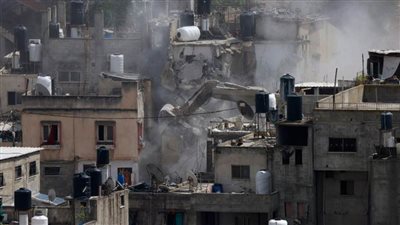 الاحتلال يواصل هدم المباني السكنية وحرق للمنازل في مخيمي طولكرم ونور شمس