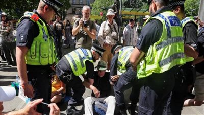 بريطانيا.. اعتقالات واسعة في صفوف أنصار حركة 