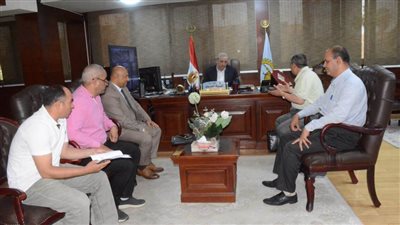 بالصور.. محافظ الغربية يناقش إزالة معوقات مشروعات المحلة الكبرى