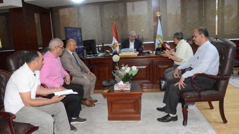 محافظ الغربية خلال