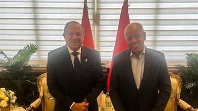 محافظ بورسعيد يلتقي عبد المنعم الجمل لبحث قضايا العمال وتعزيز التعاون المشترك