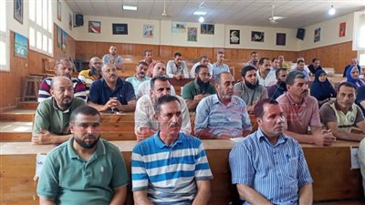 شهاوي يجتمع بالعاملين بمنطقة كفر الشيخ الأزهرية لتطوير العمل الإداري