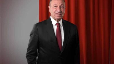 الخطيب يرافق بعثة الأهلي في معسكر الإعداد بتونس