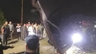 بالصور .. مصرع شخص وإصابة 3 آخرين في انقلاب سيارة ملاكي داخل مصرف بالغربية