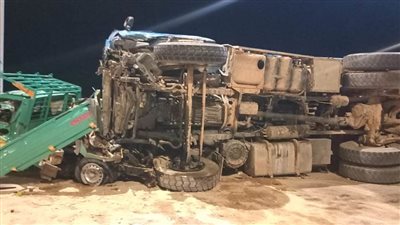 مصرع شخص وإصابة 14 في حادث تصادم سيارة نقل وموكب زفاف بأسيوط.. 