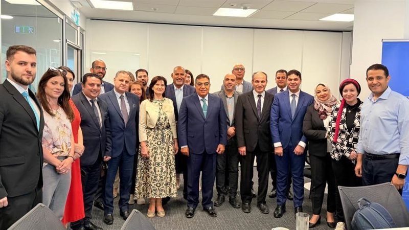 وفدا من التنمية المحلية