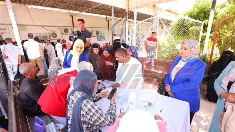 توافد المواطنين علي