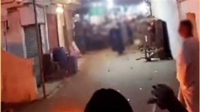 كشف ملابسات تداول فيديو بتضرر أهالي إحدى المناطق بعين شمس بالقاهرة من سيدة لقيامها بإلقاء زجاجات والتعدي عليهم بالسب