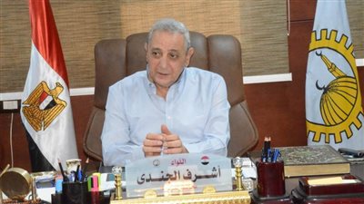 بالصور.. محافظ الغربية يناقش آليات تطوير خدمات الاتصالات والدعم الفني