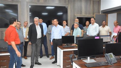 بالصور.. محافظ الغربية يتابع كفاءة الخدمات بسنترال طنطا الرئيسي