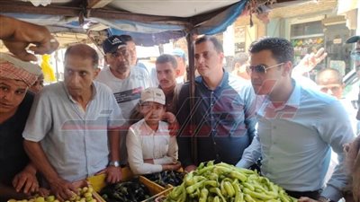 نائب محافظ مطروح يتفقد أعمال النظافة والأسواق بمدينة الضبعة