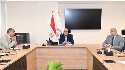 وزير الري يبحث الاستعدادات لعقد أسبوع القاهرة الثامن للمياه