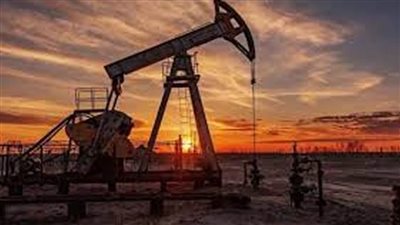 استقرار أسعار النفط وسط ضبابية الرسوم الجمركية الأمريكية