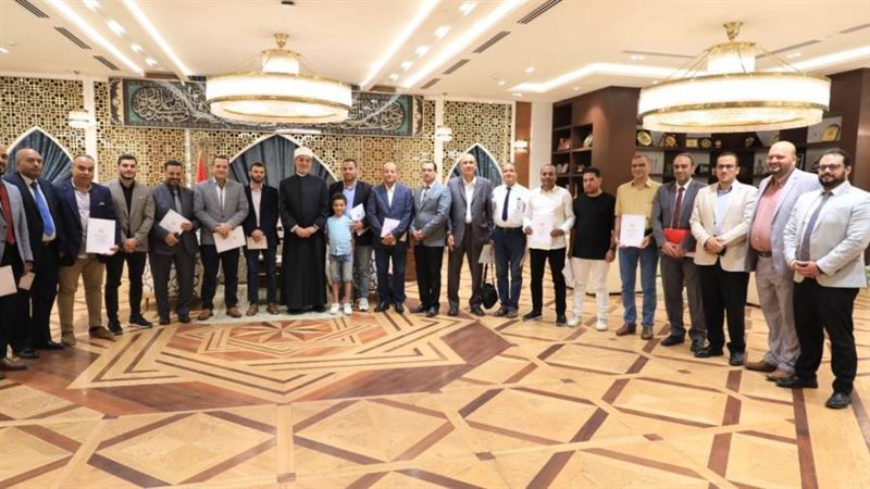 فضيلة المفتي مع صحفي