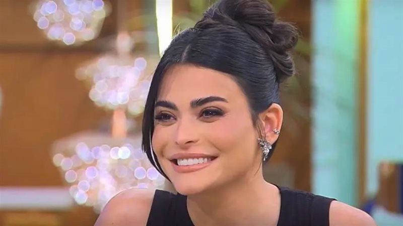 الفنانة أسماء جلال