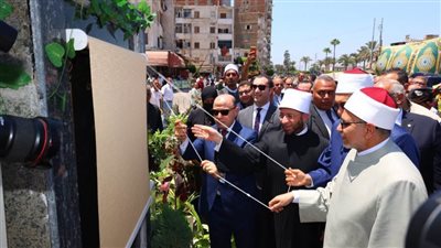 وزير الأوقاف يستعرض اهتمام الدولة بالمساجد الكبرى وتطوير محيطها الحضاري