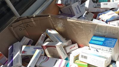 ضبط صيدلية تعمل بدون ترخيص بقرية بني فيز بأسيوط ضمن حملة مكبرة للتموين وهيئة الدواء 