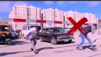 النقل تناشد المواطنين بالالتزام بعدم اقتحام المزلقان أو السير عكس الاتجاه