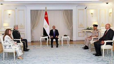 عاجل.. الرئيس السيسي يستقبل قائد القيادة المركزية الأمريكية