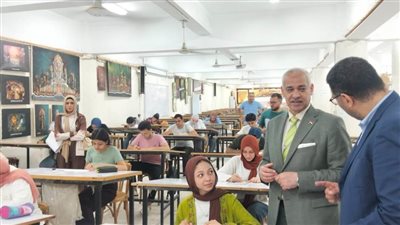 نائب رئيس جامعة أسيوط يتابع سير اختبارات القدرات بكليتي الفنون الجميلة وعلوم الرياضة