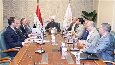 أسامة الأزهري يعقد اجتماعًا بهيئة الأوقاف لبحث الاستفادة من الأعيان الوقفية