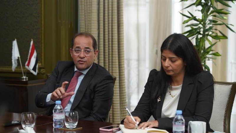 وزير المالية خلال