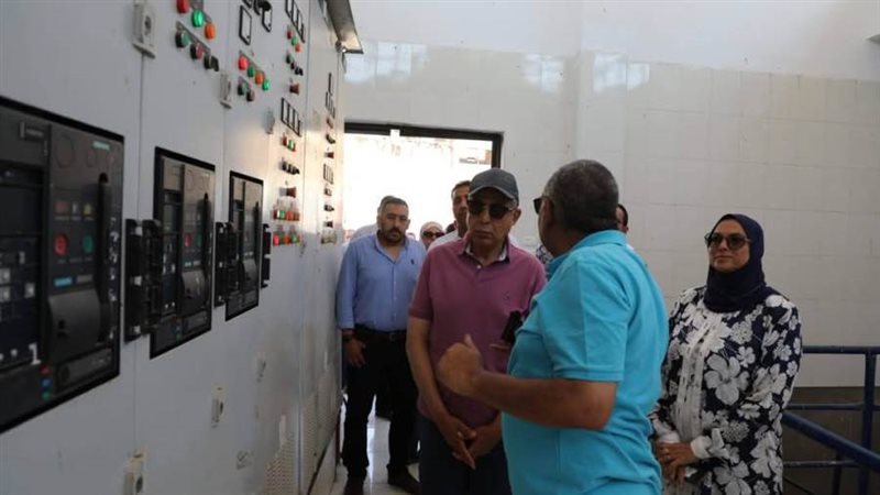 محافظ المنيا خلال