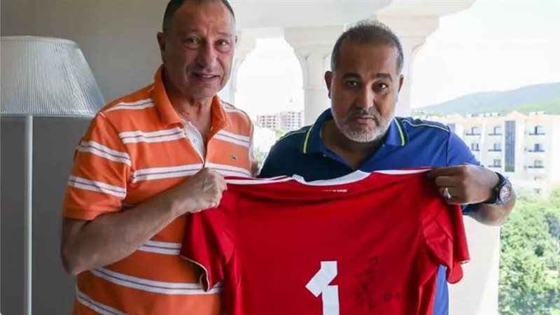 الخطيب وخليفة سلطان