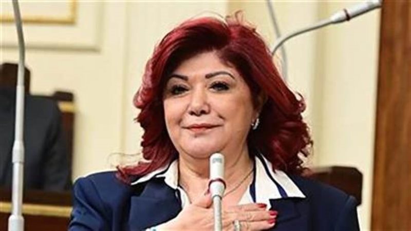 النائبة نورا