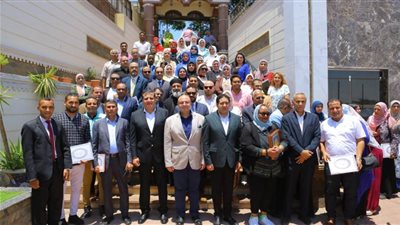 صناع الخير وبنك مصر ومحافظ بني سويف يكرمون خريجي دورات ريادة الأعمال والشمول المالي 