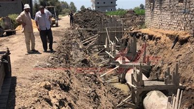 تغطية مصرف مدخل عزبة أبو الجدايل تمهيدًا لرصف الطريق العام