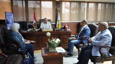 بالصور.. محافظ الغربية يناقش مستجدات مشروع تطوير غزل المحلة