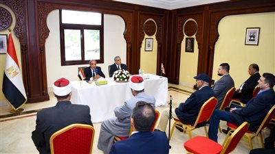 وزير الخارجية والهجرة يلتقي أعضاء الجالية المصرية في نيجيريا