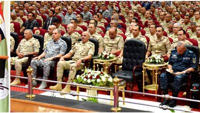 وزير الدفاع يلتقي عددًا من قادة وضباط القوات المسلحة بقيادة المنطقة المركزية العسكرية