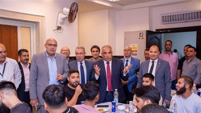 بالصور.. رئيس جامعة طنطا يلتقي وفدًا من طلاب برادفورد البريطانية