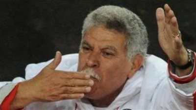 وزير الشباب والرياضة يتابع الحالة الصحية للكابتن حسن شحاتة