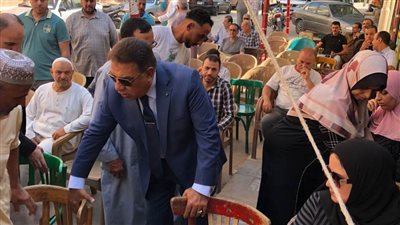 محافظ يبدي استياءه من سوء التنظيم بالمركز التكنولوجي بمركز المنصورة 