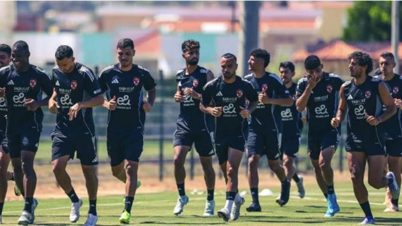 لاعبو الأهلي