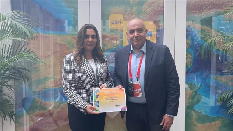 د.منال عوض تلتقي