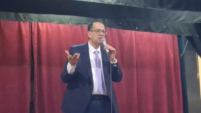 وكيل الوزارة خلال