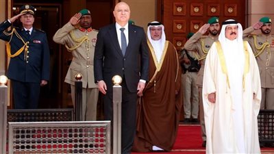 العاهل البحريني يلتقي الرئيس اللبناني