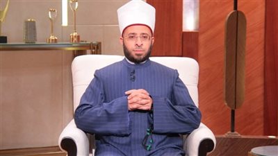 وزير الأوقاف يقدم تقريرا لرئيس مجلس الوزراء عن أنشطة الوزارة 