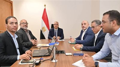 وزير الري يبحث موقف أعمال حماية الشواطئ الشمالية على سواحل البحر المتوسط